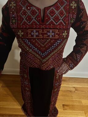 Embroidered Red and Black Women's thobe